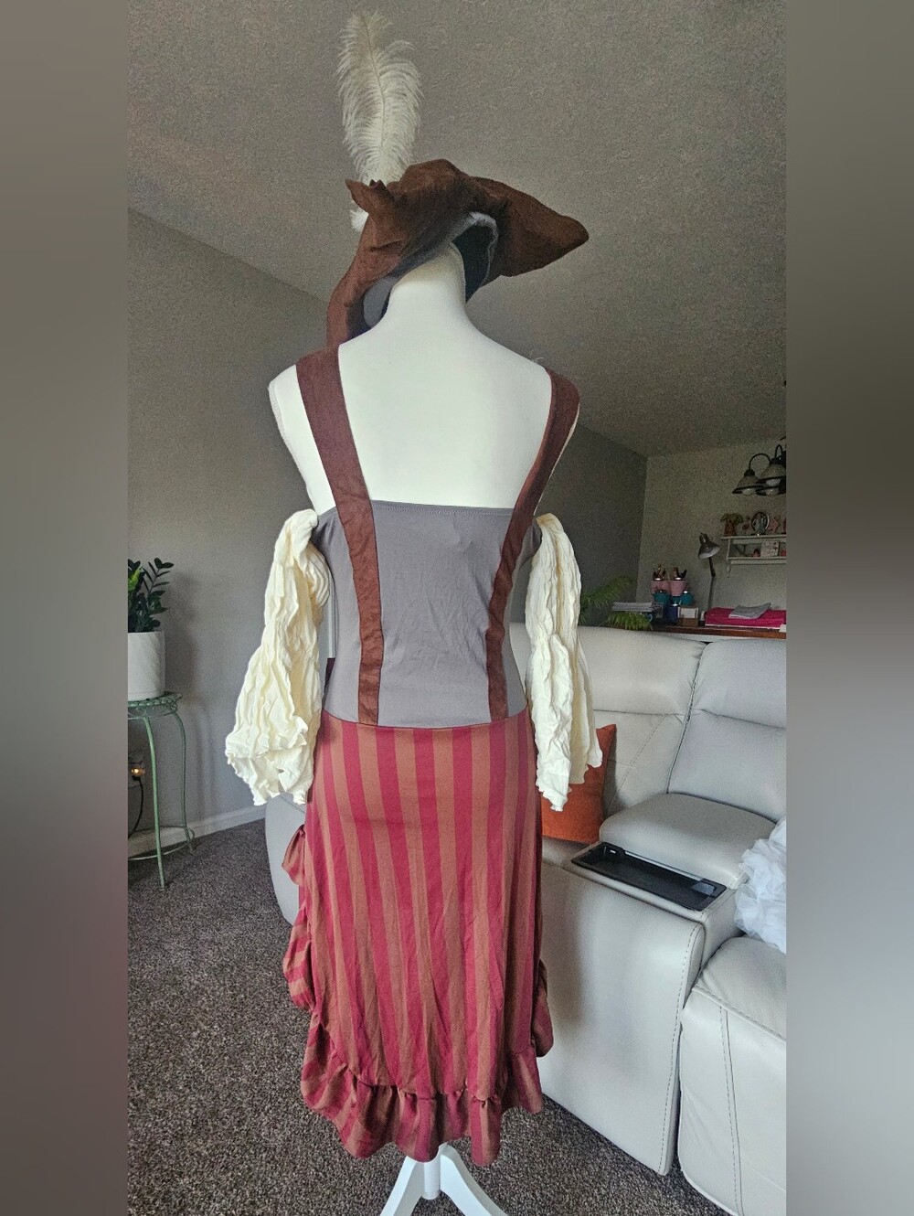 Castaway Pirate Halloween Costume Size Medium - Picture 7 of 8